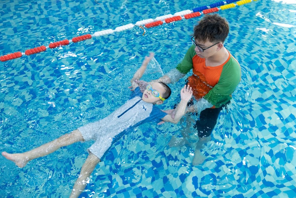 Chương trình bơi sinh tồn bài bản tại Lifeswim